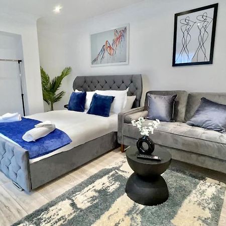 Stylish Cosy Studio Apartment Грейвсенд Экстерьер фото