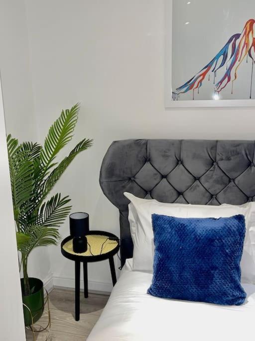 Stylish Cosy Studio Apartment Грейвсенд Экстерьер фото